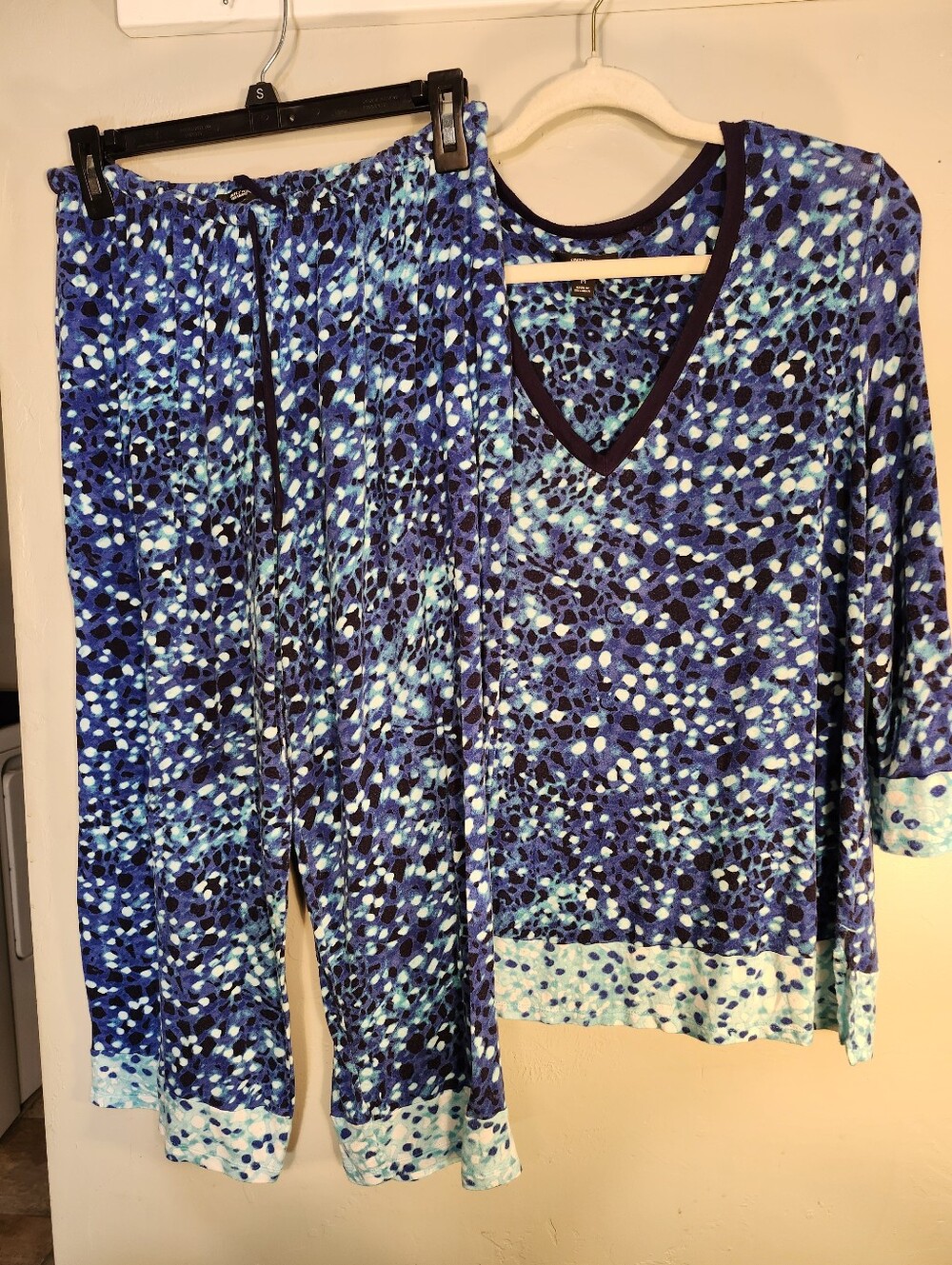 Simply Vera Vera Wang Blue Multi-Print V-Neck Pajama Set